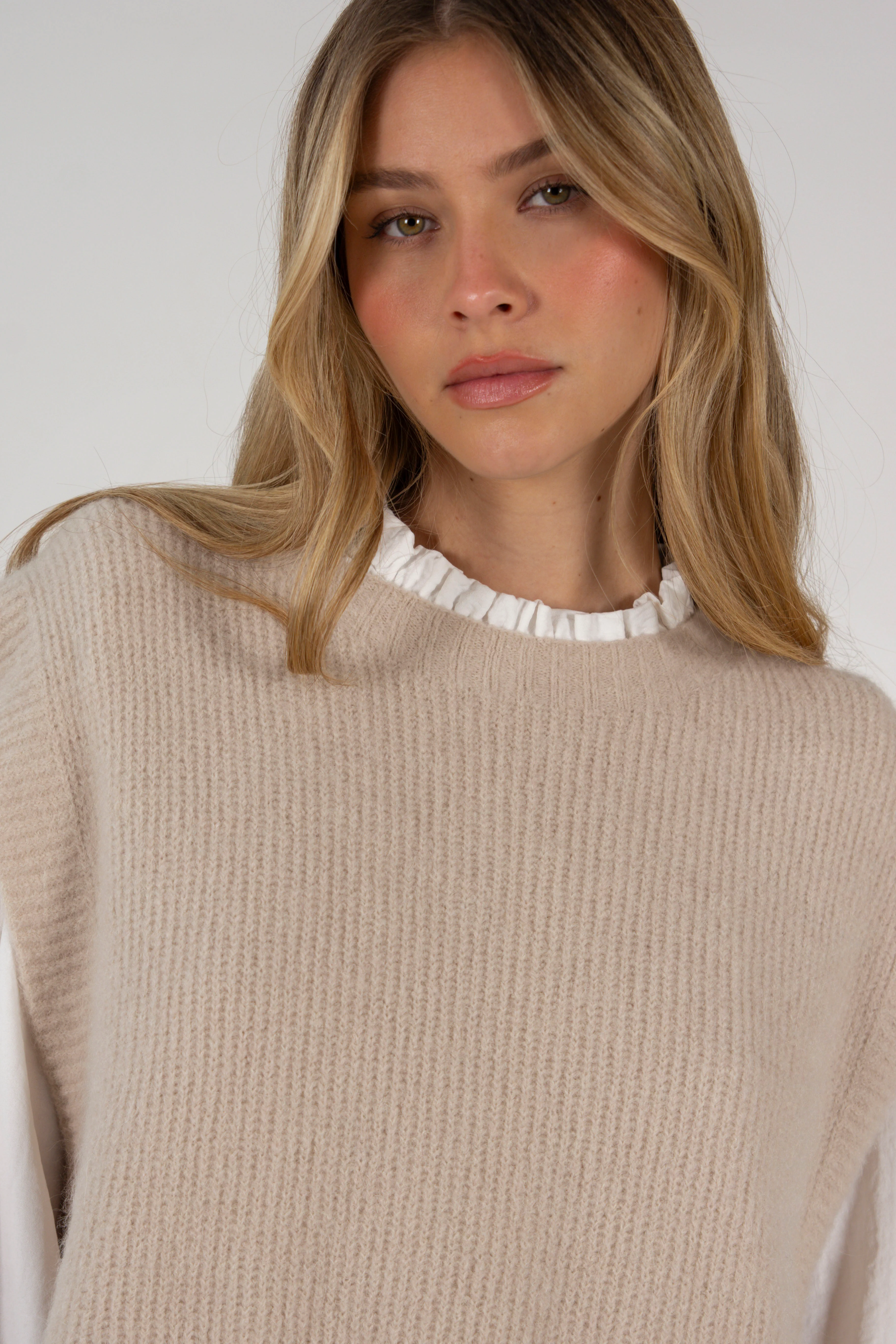 CHALECO ELI // BEIGE // ON DEMAND - Image 6