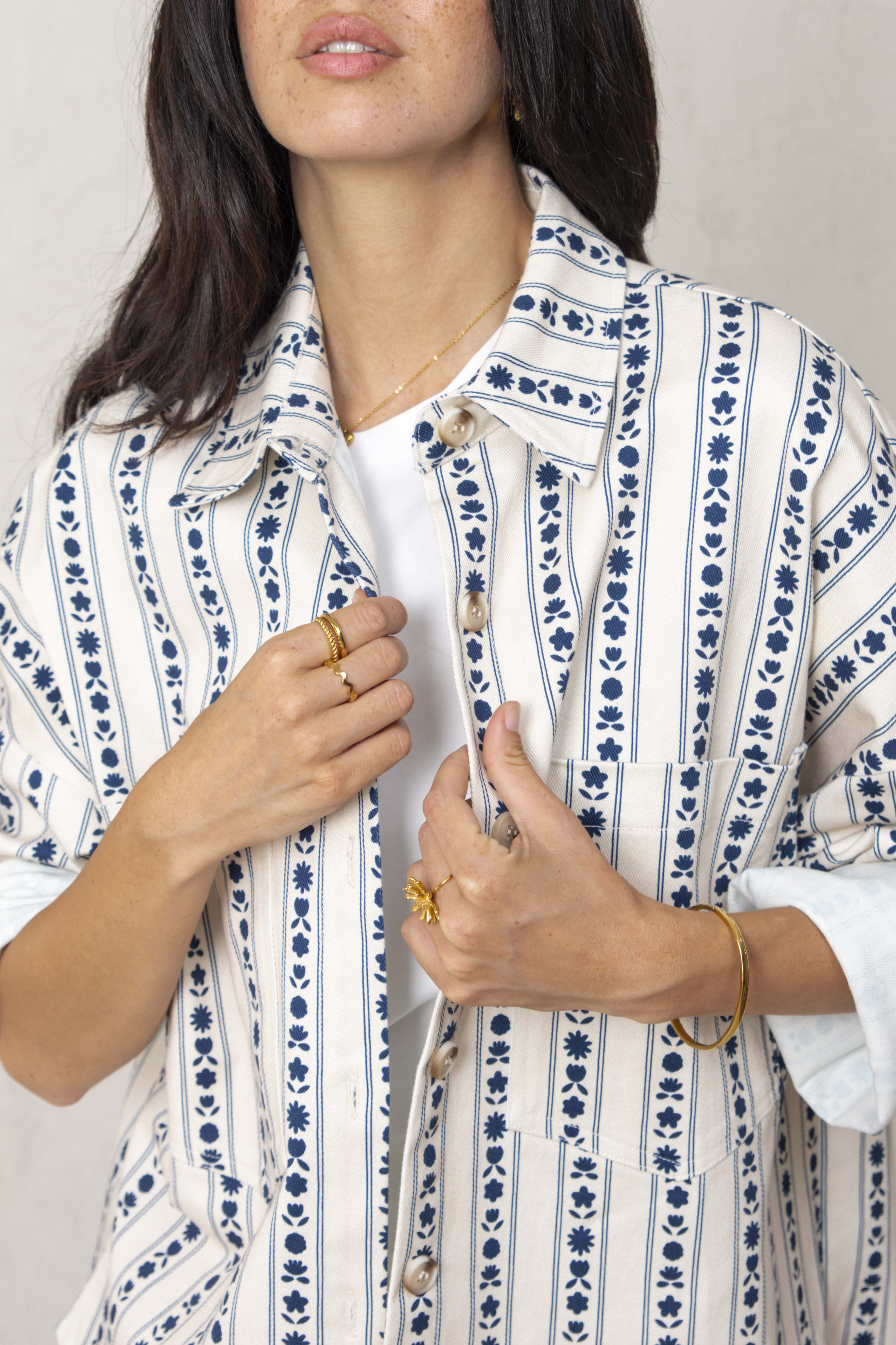 CHAQUETA CELIA // FLORES AZUL OSCURO - Image 4