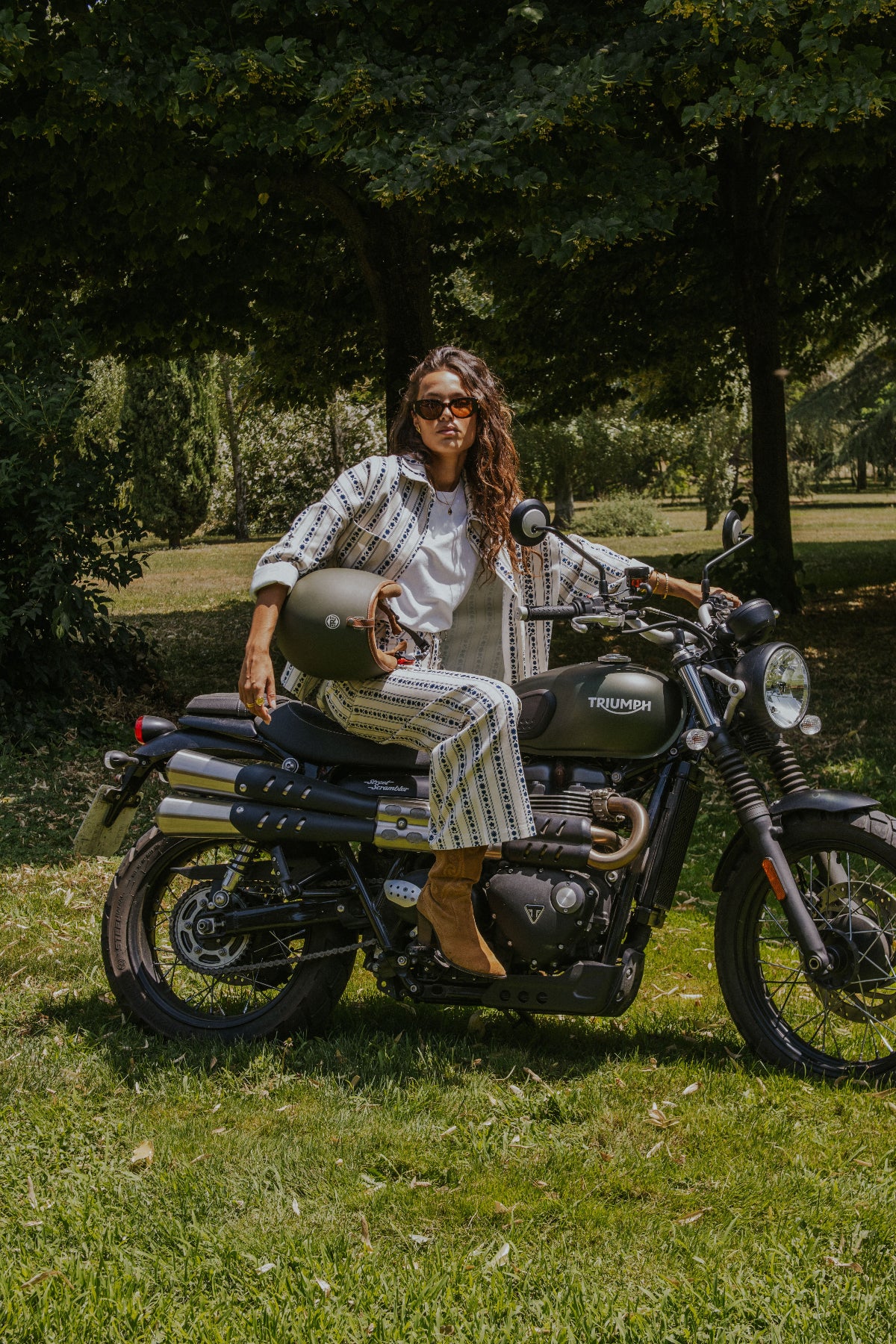 CHAQUETA CELIA // FLORES AZUL OSCURO - Image 9