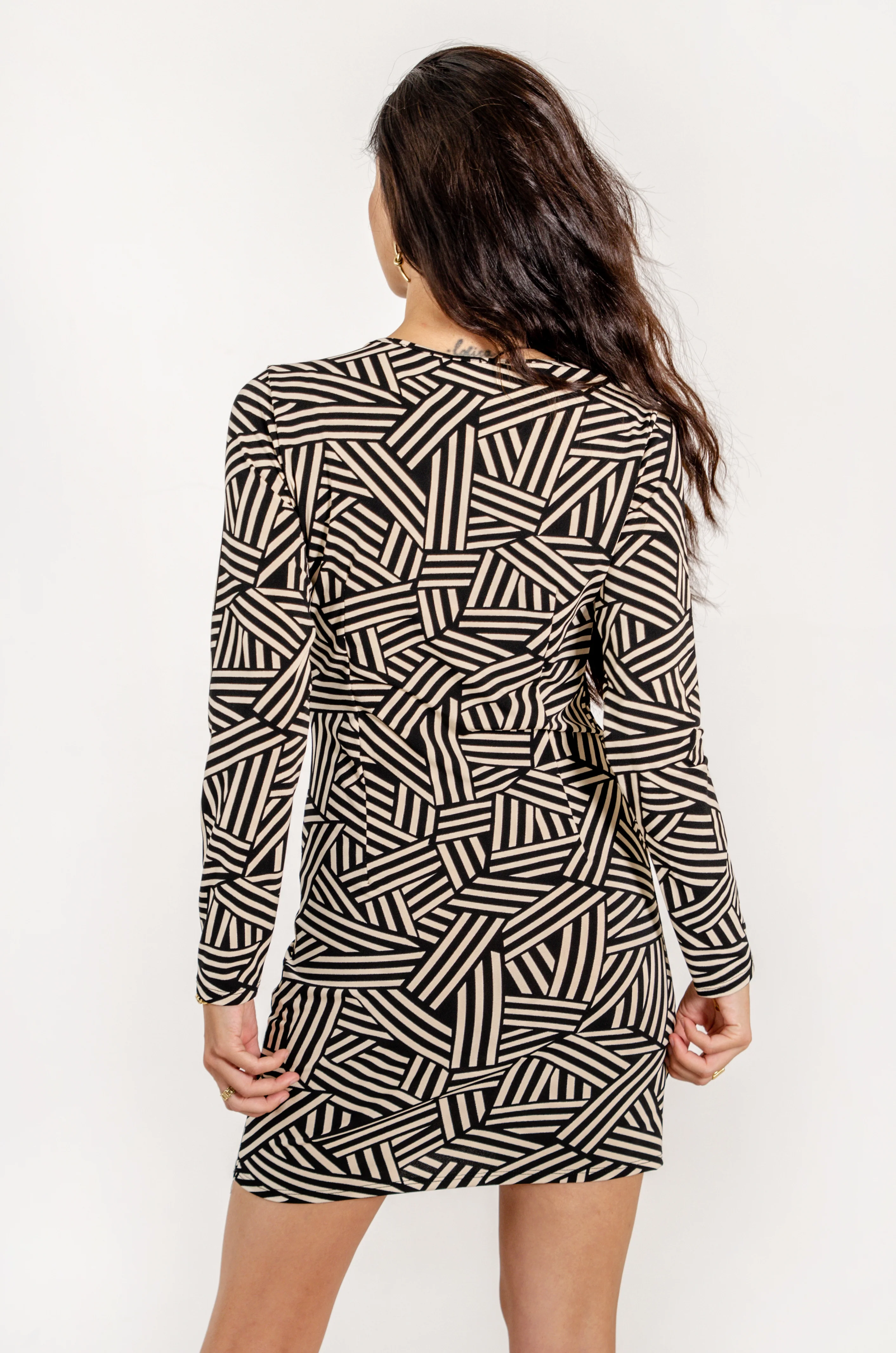 VESTIDO ANA // NEGRO GEOMÉTRICO - Image 4